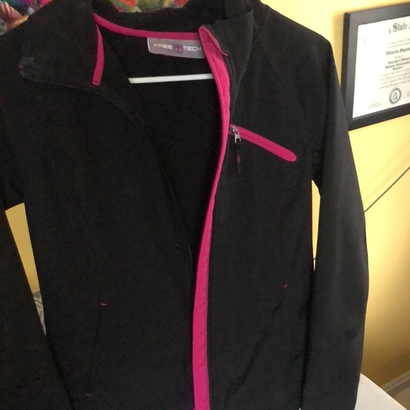 🪷 5/$10 🪷 Jacket in great condition - Picture 2 of 7